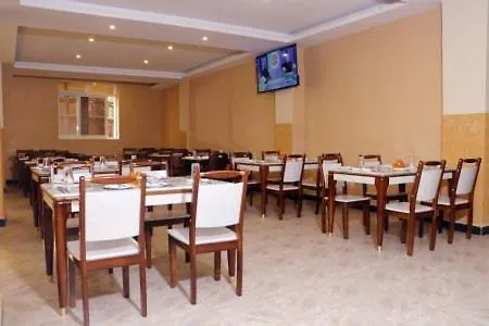 Bukandula Hotel Kampala 3*,